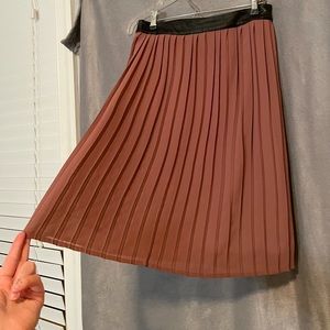 Mauve Pleated Below-the-Knee Skirt—Small